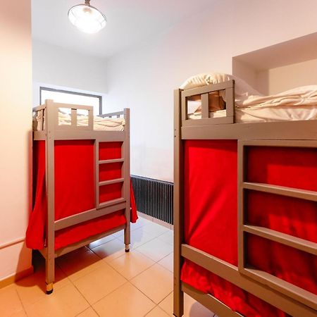 Lunar Hostel - Jbr Дубай Екстериор снимка
