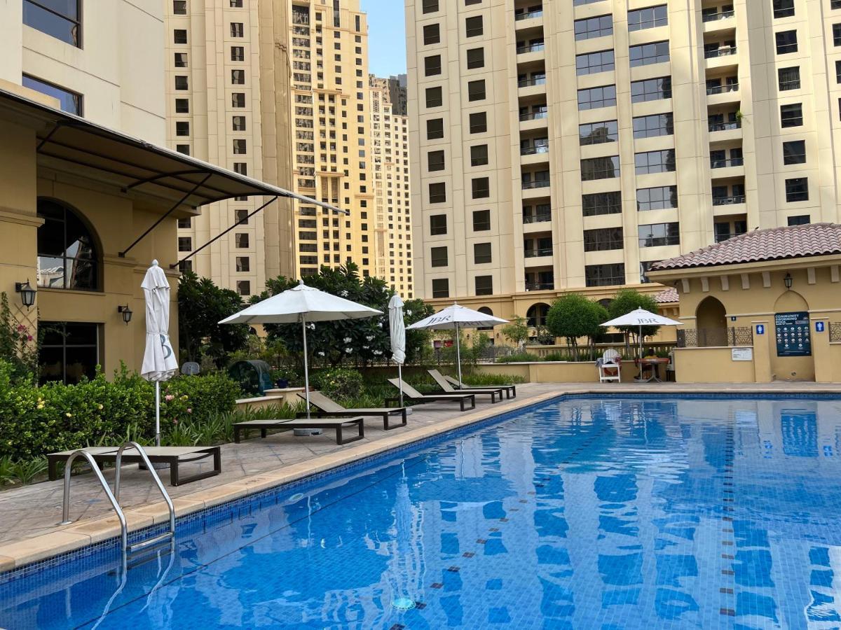 Lunar Hostel - Jbr Дубай Екстериор снимка