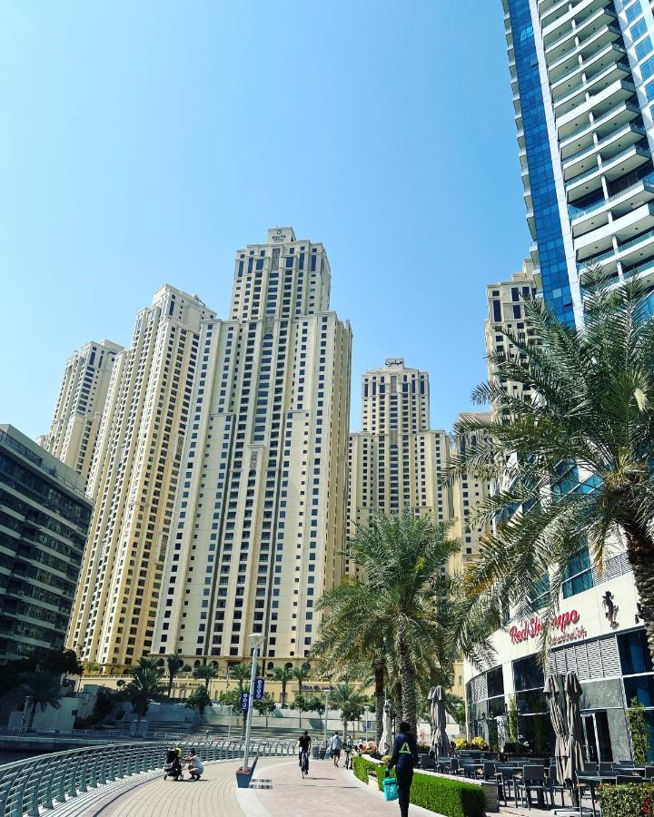 Lunar Hostel - Jbr Дубай Екстериор снимка