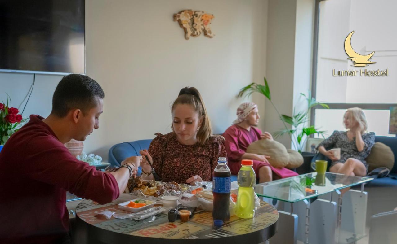Lunar Hostel - Jbr Дубай Екстериор снимка