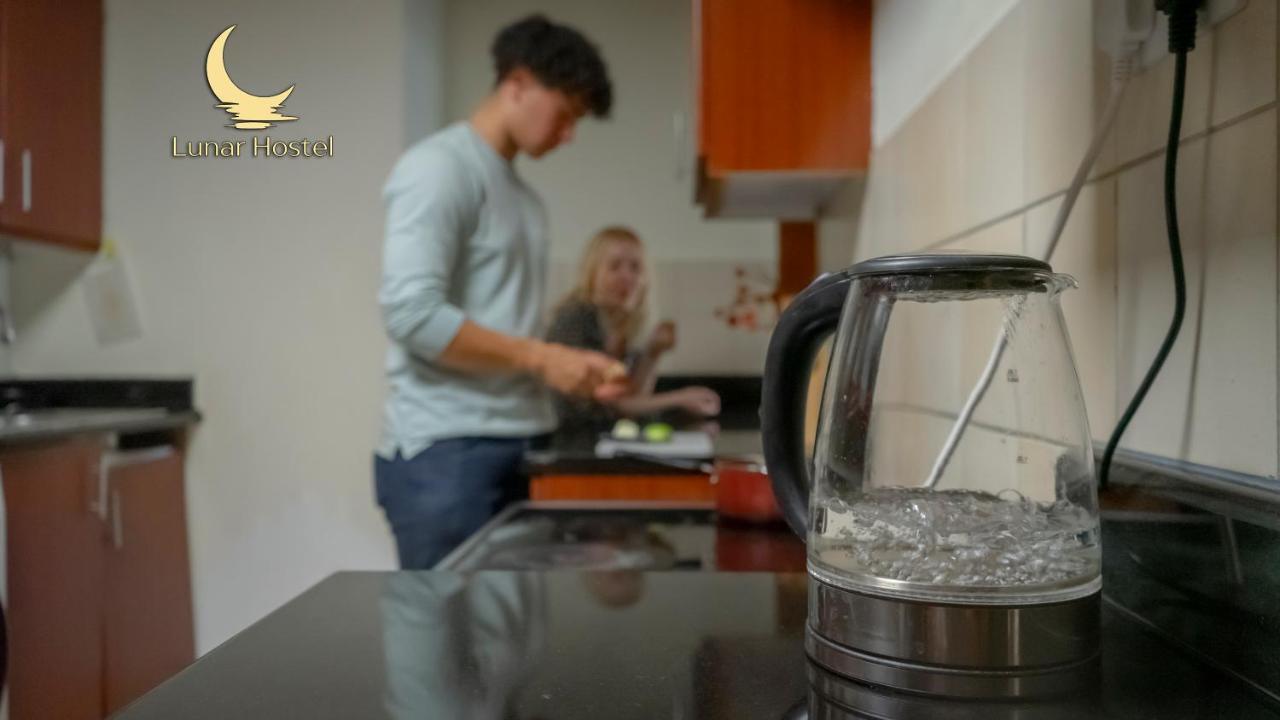Lunar Hostel - Jbr Дубай Екстериор снимка