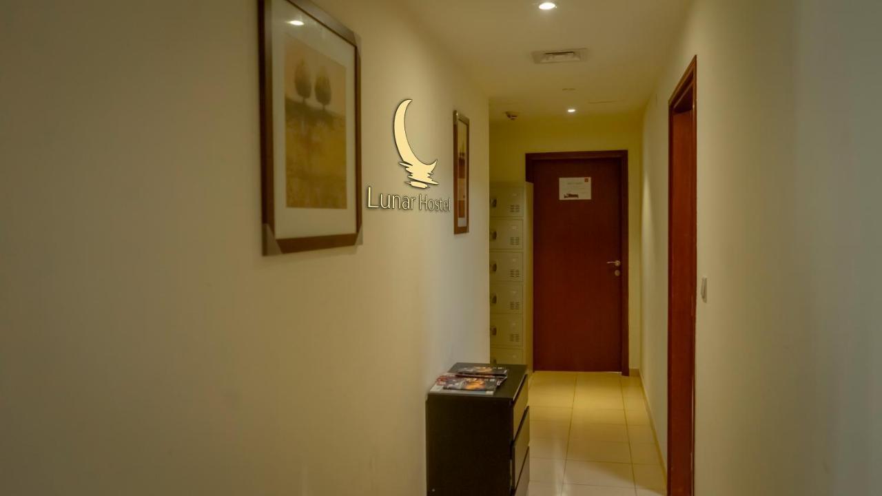 Lunar Hostel - Jbr Дубай Екстериор снимка