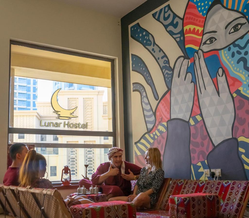 Lunar Hostel - Jbr Дубай Екстериор снимка