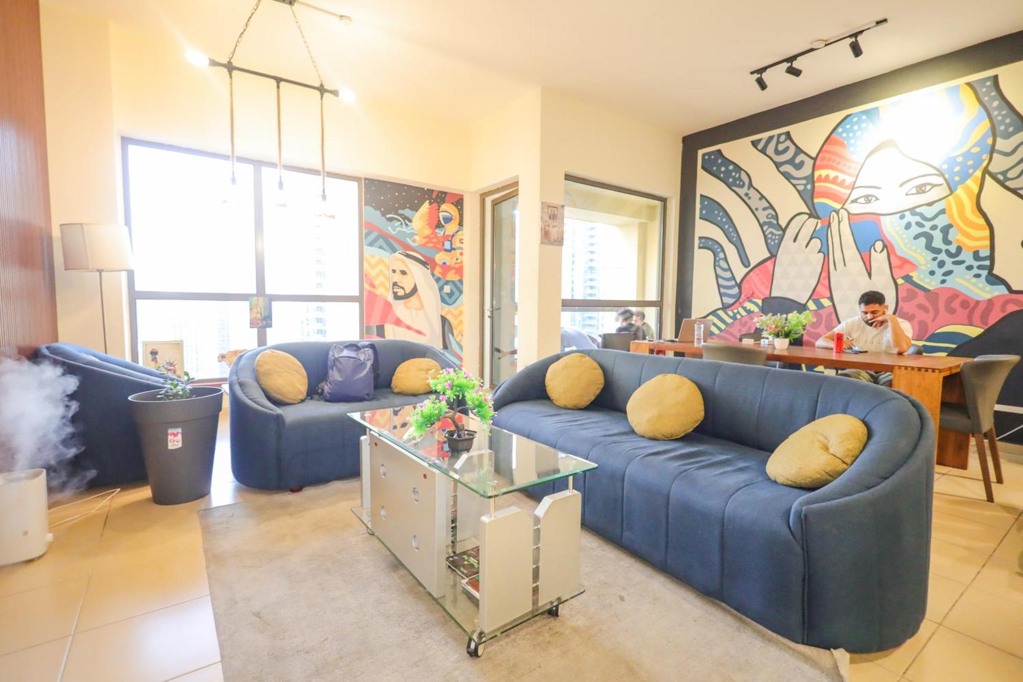 Lunar Hostel - Jbr Дубай Екстериор снимка