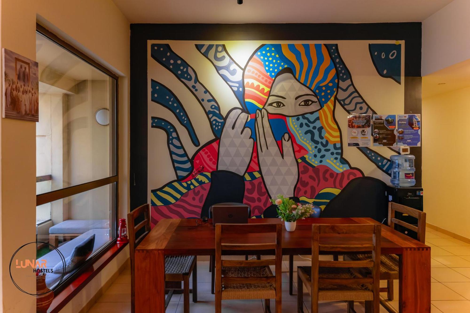 Lunar Hostel - Jbr Дубай Екстериор снимка