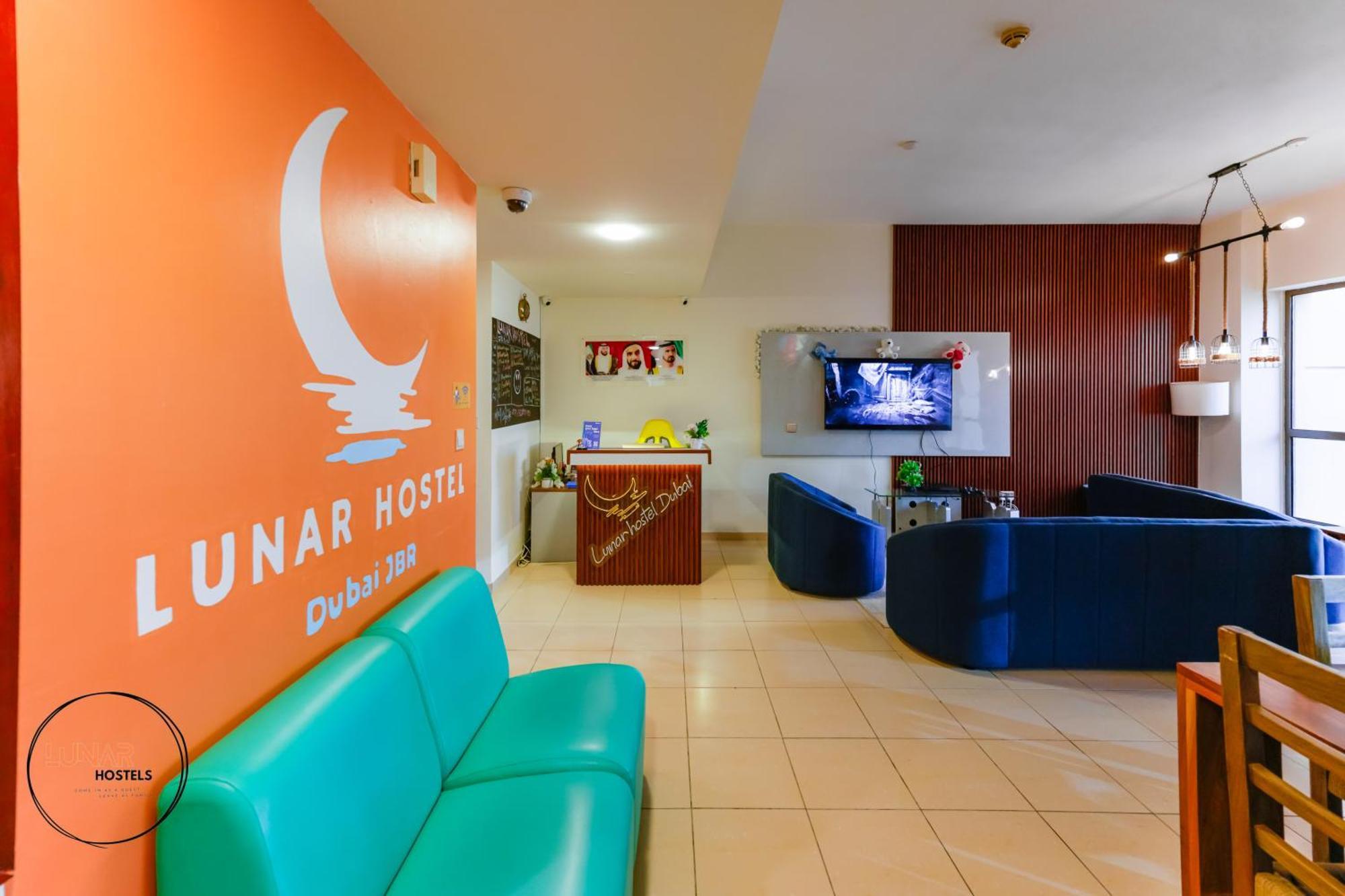 Lunar Hostel - Jbr Дубай Екстериор снимка