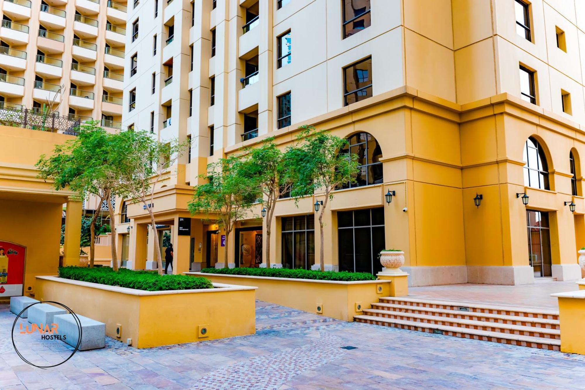Lunar Hostel - Jbr Дубай Екстериор снимка