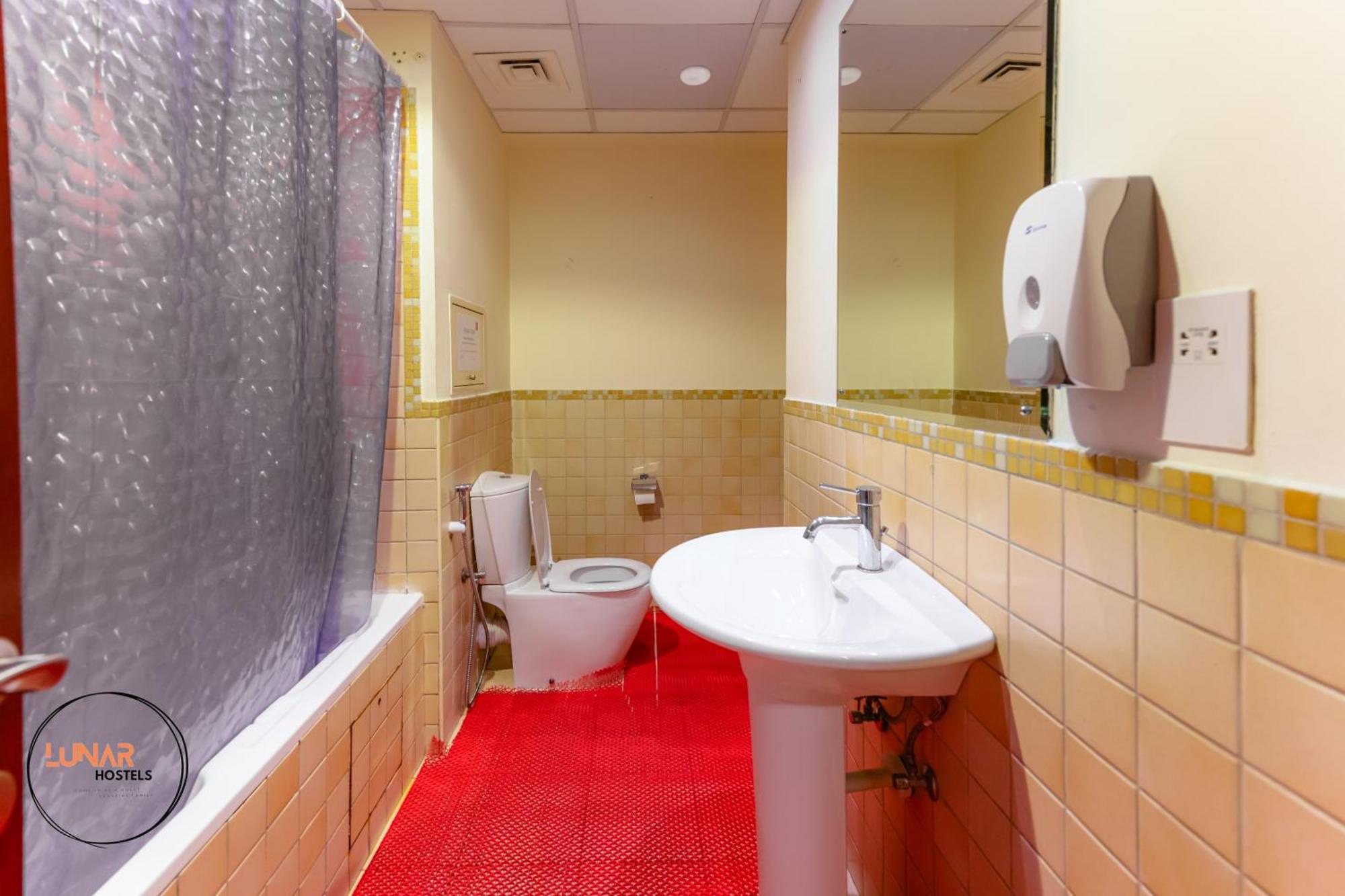 Lunar Hostel - Jbr Дубай Екстериор снимка