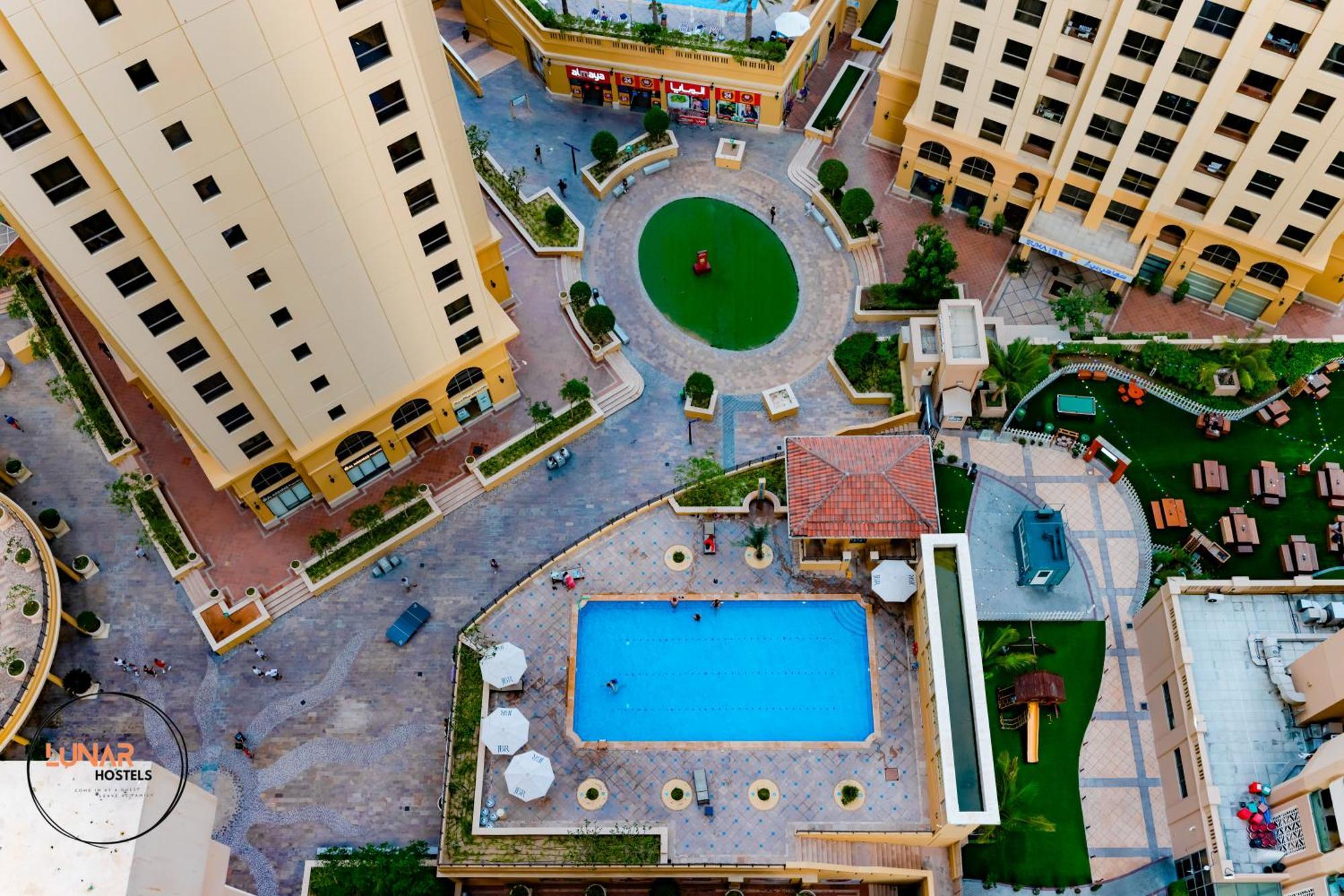 Lunar Hostel - Jbr Дубай Екстериор снимка