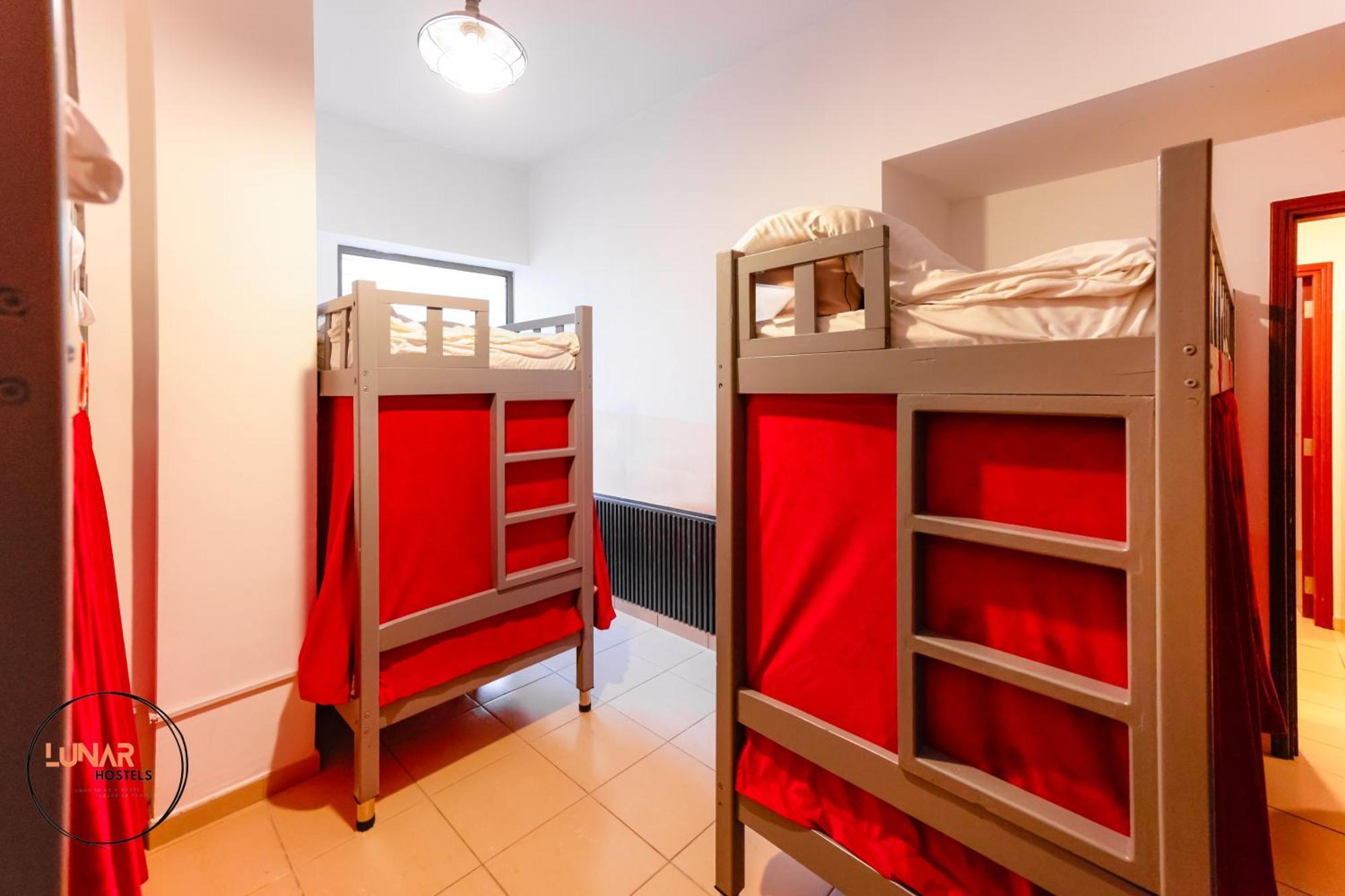 Lunar Hostel - Jbr Дубай Екстериор снимка