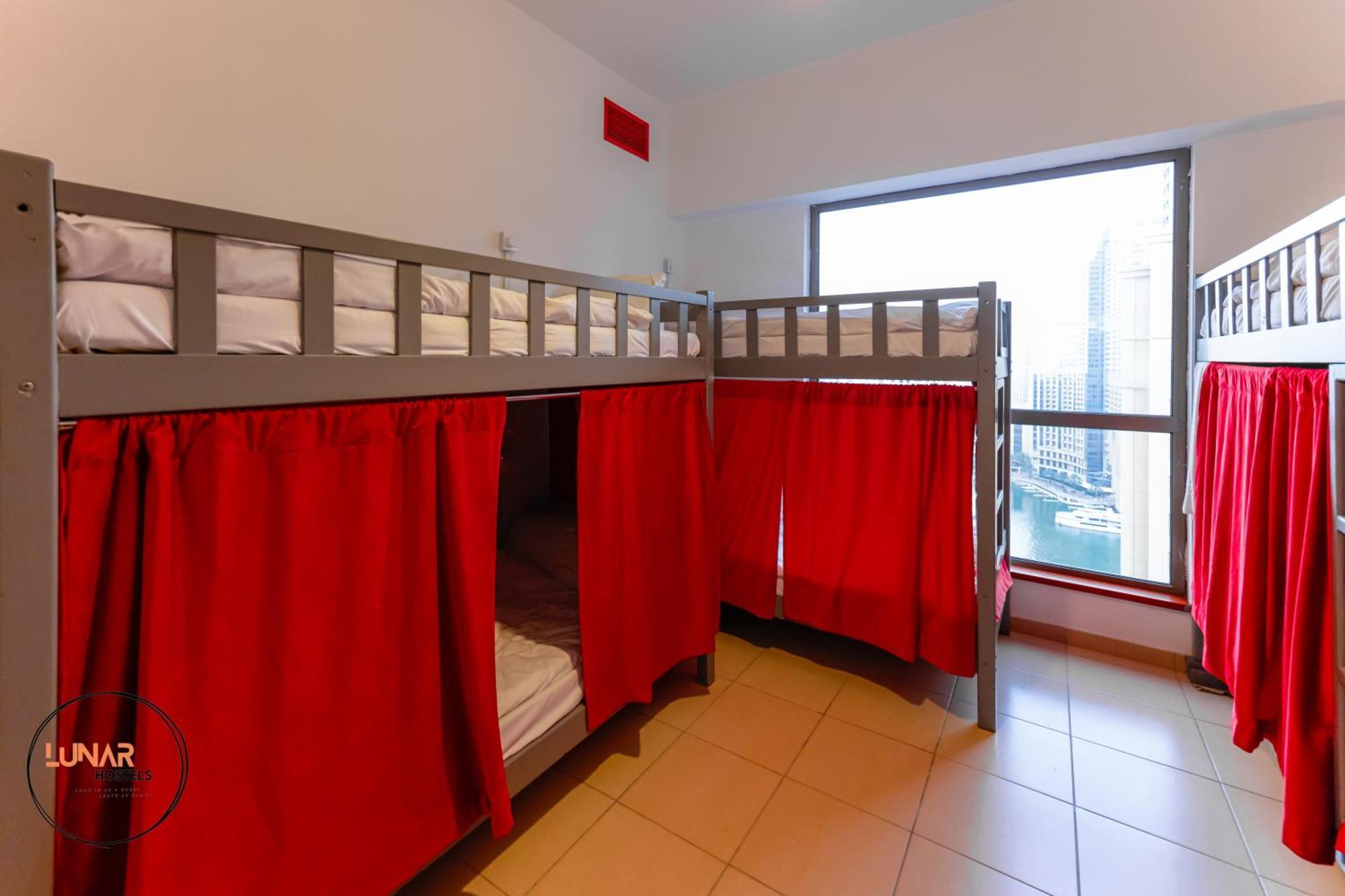 Lunar Hostel - Jbr Дубай Екстериор снимка